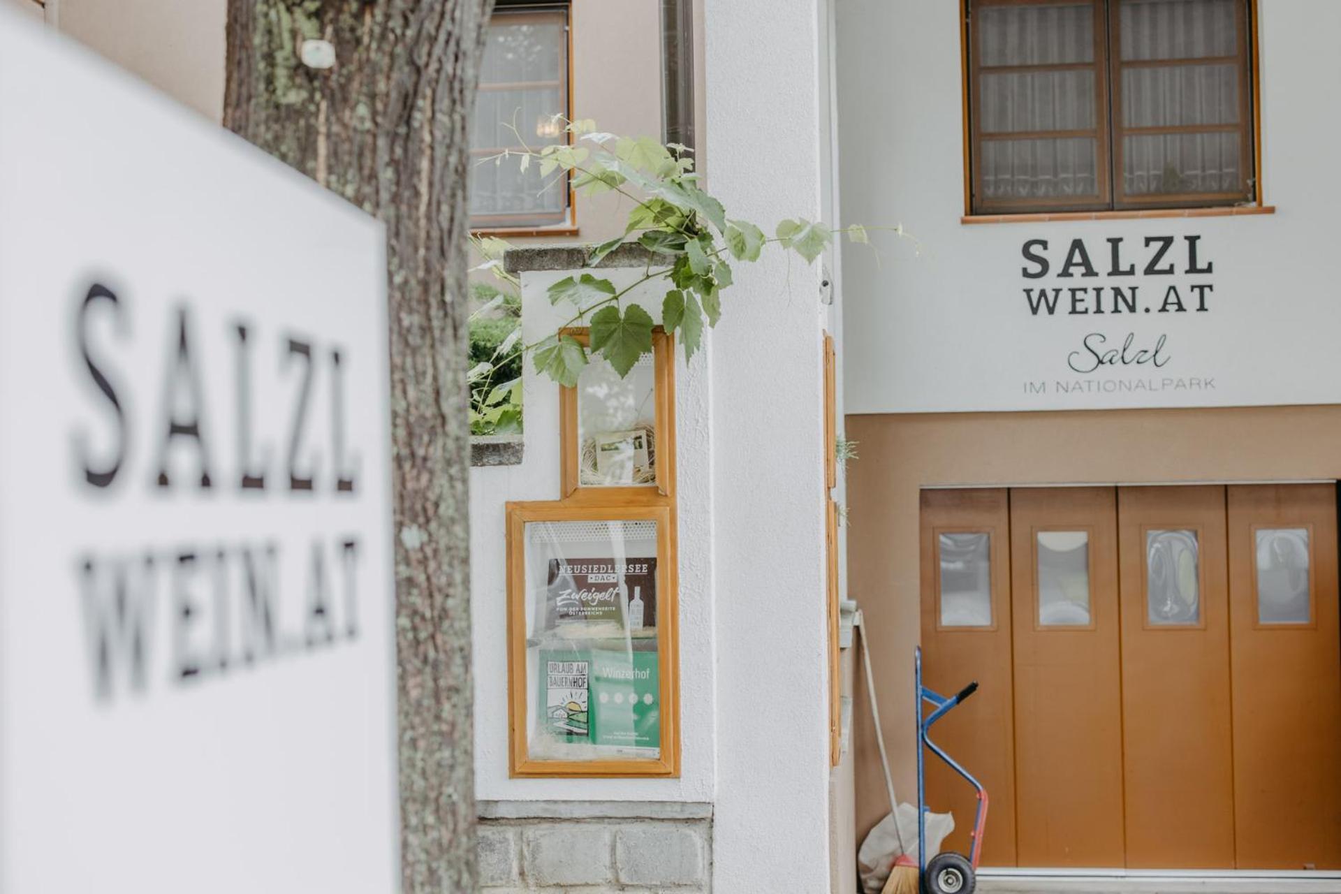 Weingut und Gästehaus Salzl Illmitz Exterior foto