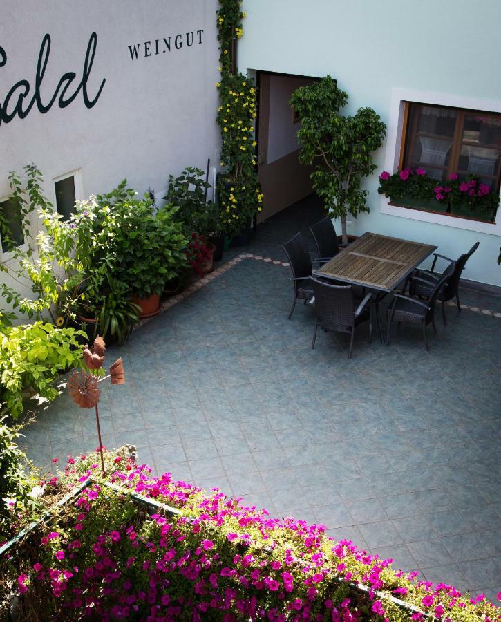 Weingut und Gästehaus Salzl Illmitz Exterior foto